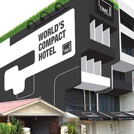 Time Capsule Hotel George Town Bagian luar foto