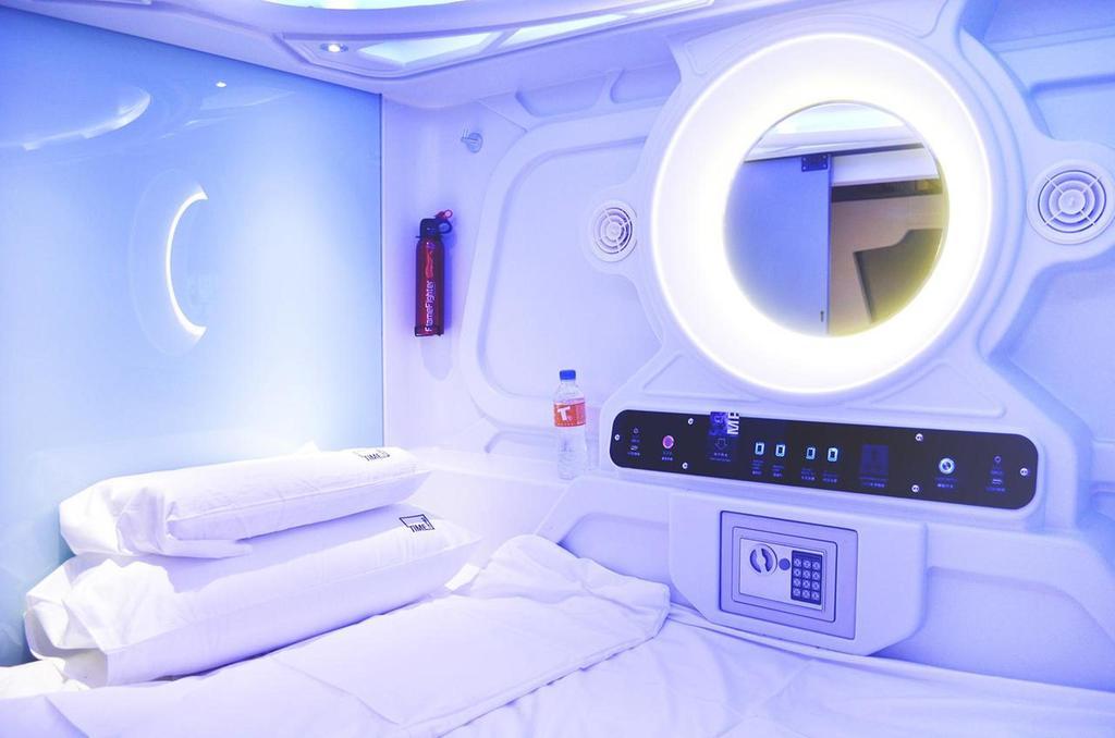 Time Capsule Hotel George Town Bagian luar foto