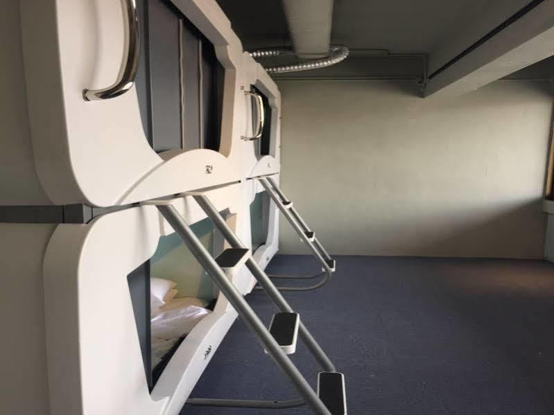 Time Capsule Hotel George Town Bagian luar foto