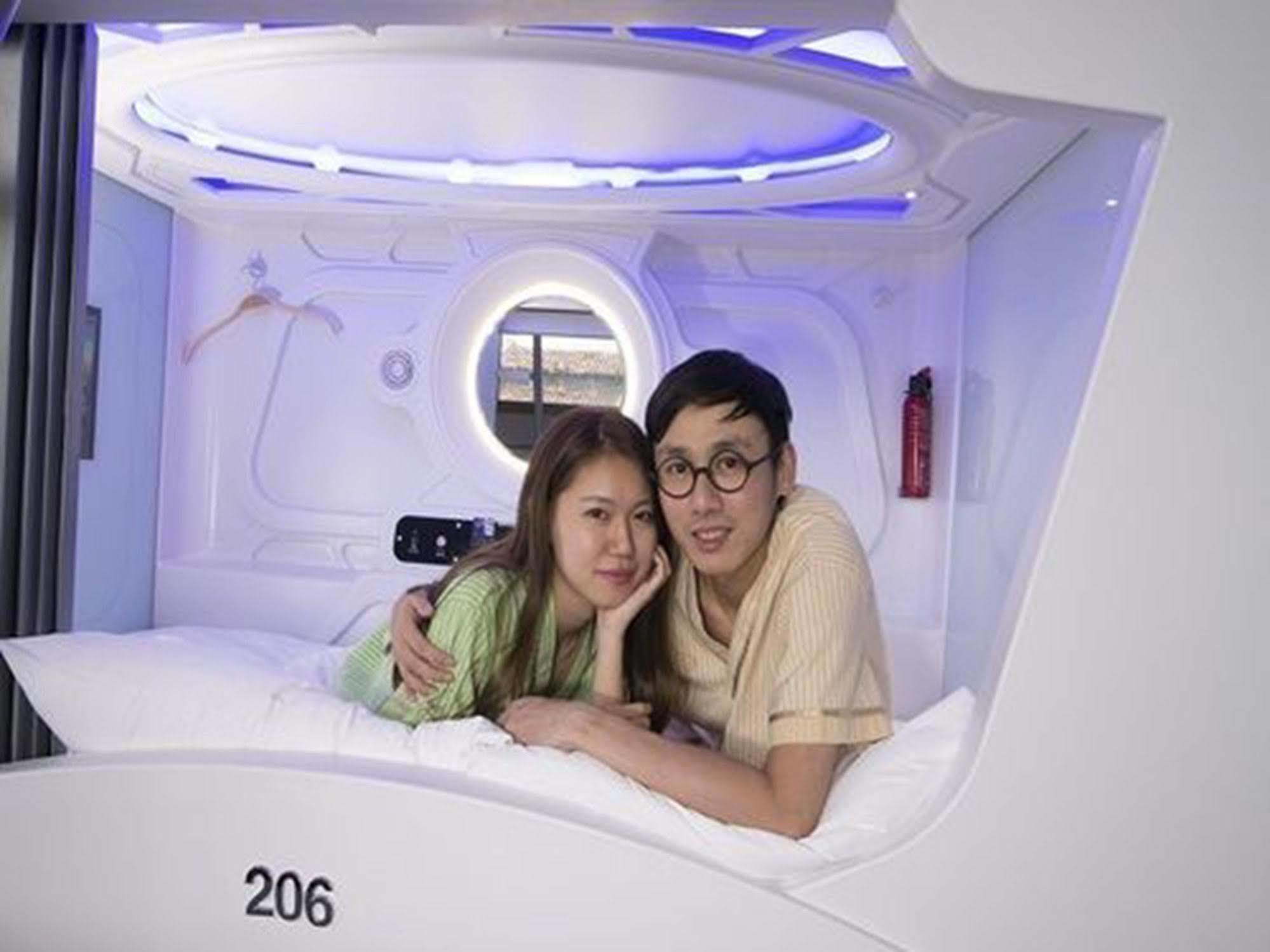 Time Capsule Hotel George Town Bagian luar foto