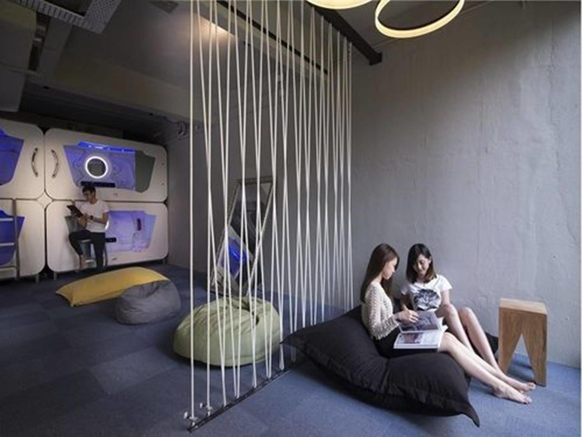 Time Capsule Hotel George Town Bagian luar foto